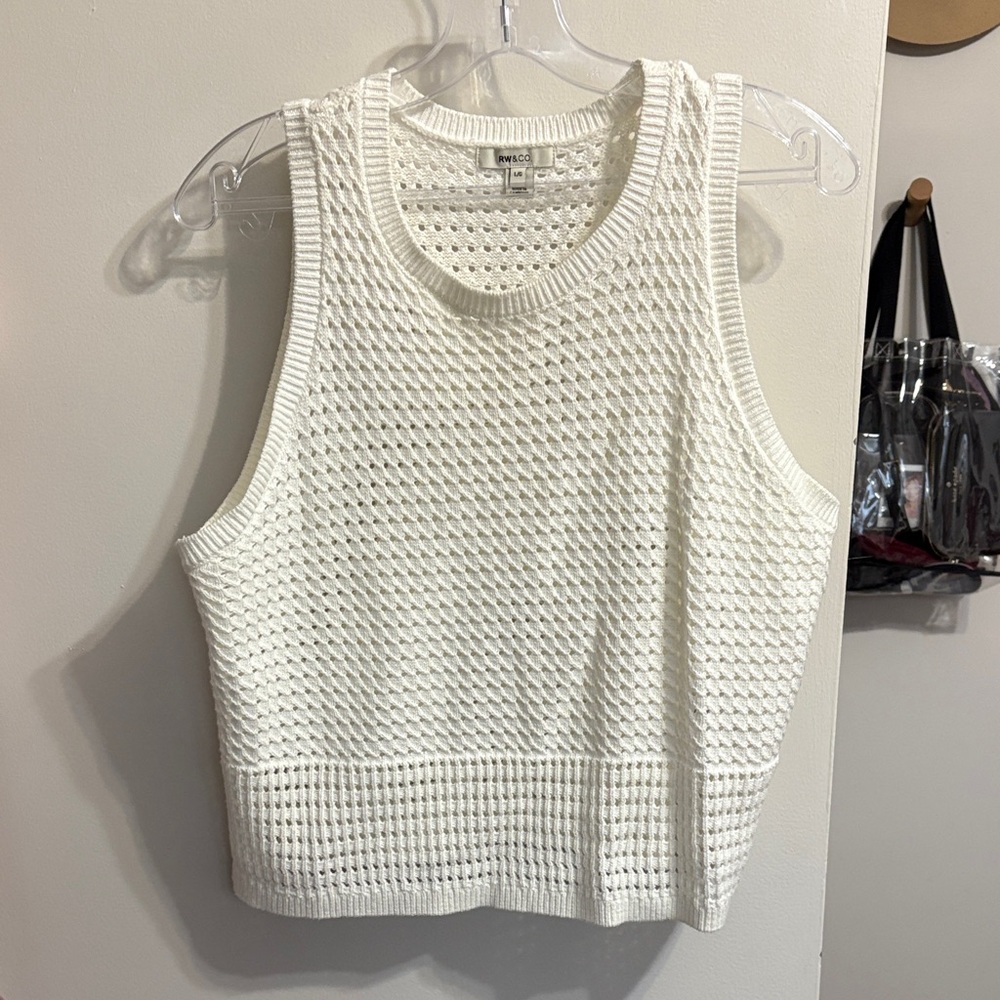 RW&CO. White Textured Tank Top